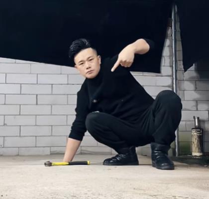 为什么抖音主播都在挂铁?解锁高流量的核心密码